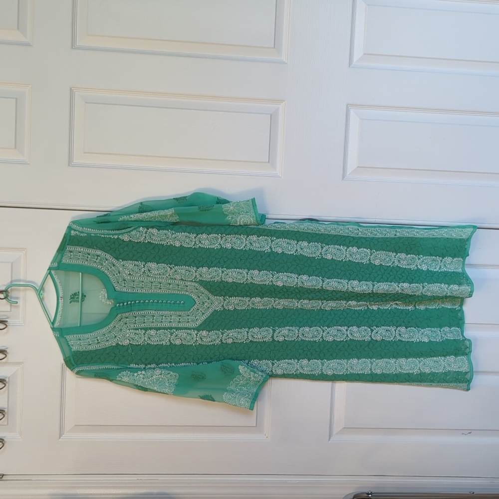 Chikankari chiffon kurta with slip